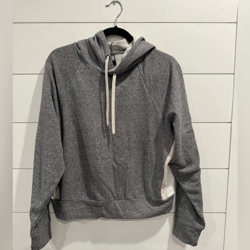 Vuori Gray Hoodie Sweatshirt